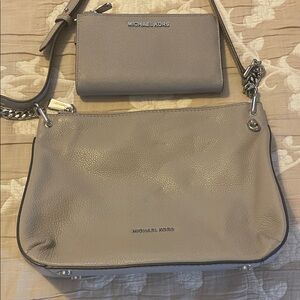 Michael Kors light Grey Shoulder cross body Bag and Wallet